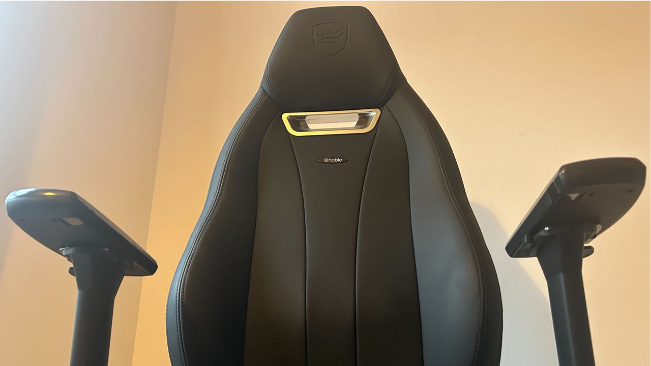 I wrestled this 30kg gaming chair up 4 flights of stairs in the hopes of fixing my posture, and even though it's far too big for me, the heavy-lifting paid off