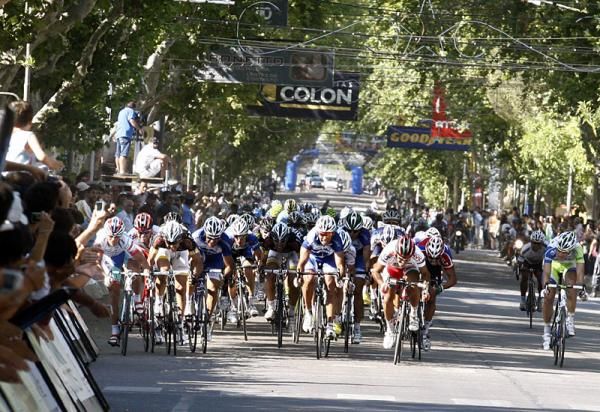 The sprinters come to the fore in the closing metres of stage three.