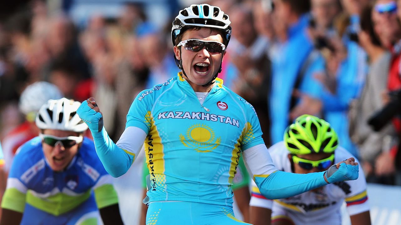Alexey Lutsenko wins the U23 race for Kazakhstan in 2012