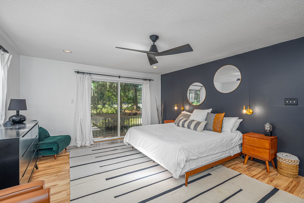 Images of a home in Savannah, Georgia, that's for sale.