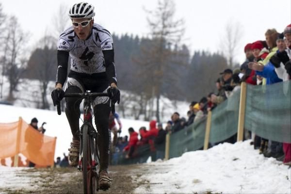 Jaroslav Kulhavy (Specialized Factory Racing) pushes the pace