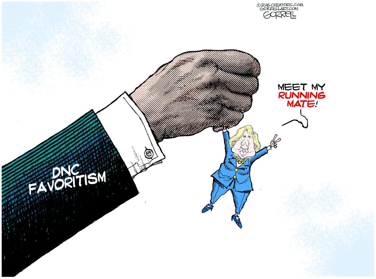 Political cartoon U.S. Mainstream media liberal Hillary Clinton favoritism