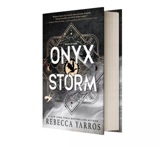 Regular/Standard Edition Of Onyx Storm with white edges