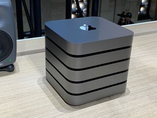 Mac mini best sale 2018 speaker