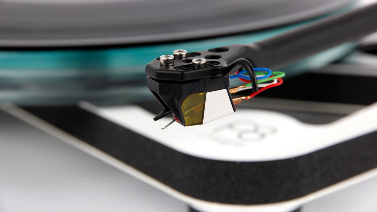 Rega Nd7 cartridge on Planar 8 turntable