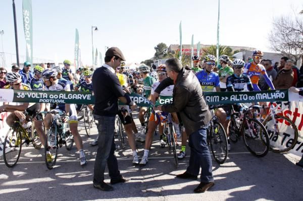 Ribbon-cutting ceremony at the start of stage 3.