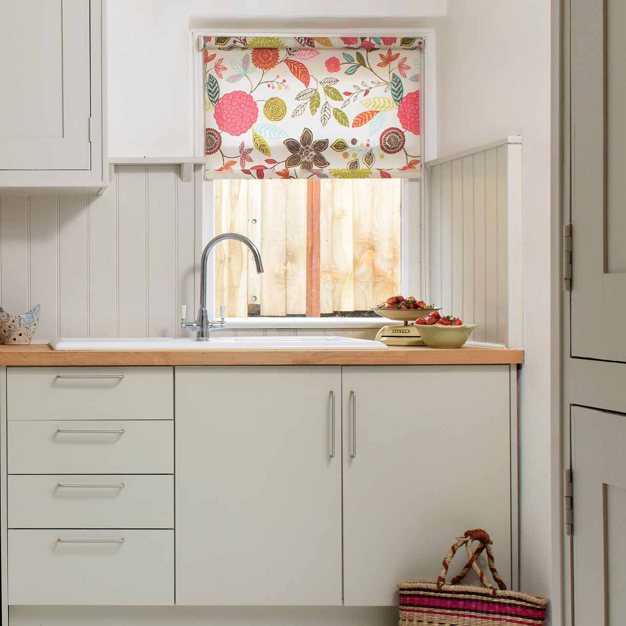 How to clean roller blinds 3 easy ways Ideal Home