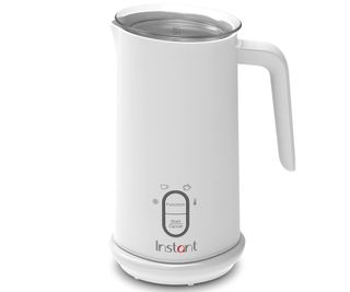 Instant milk frother in white