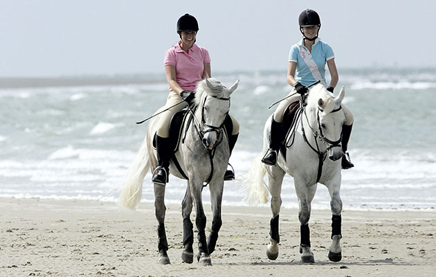 riding-holiday-beach.jpg