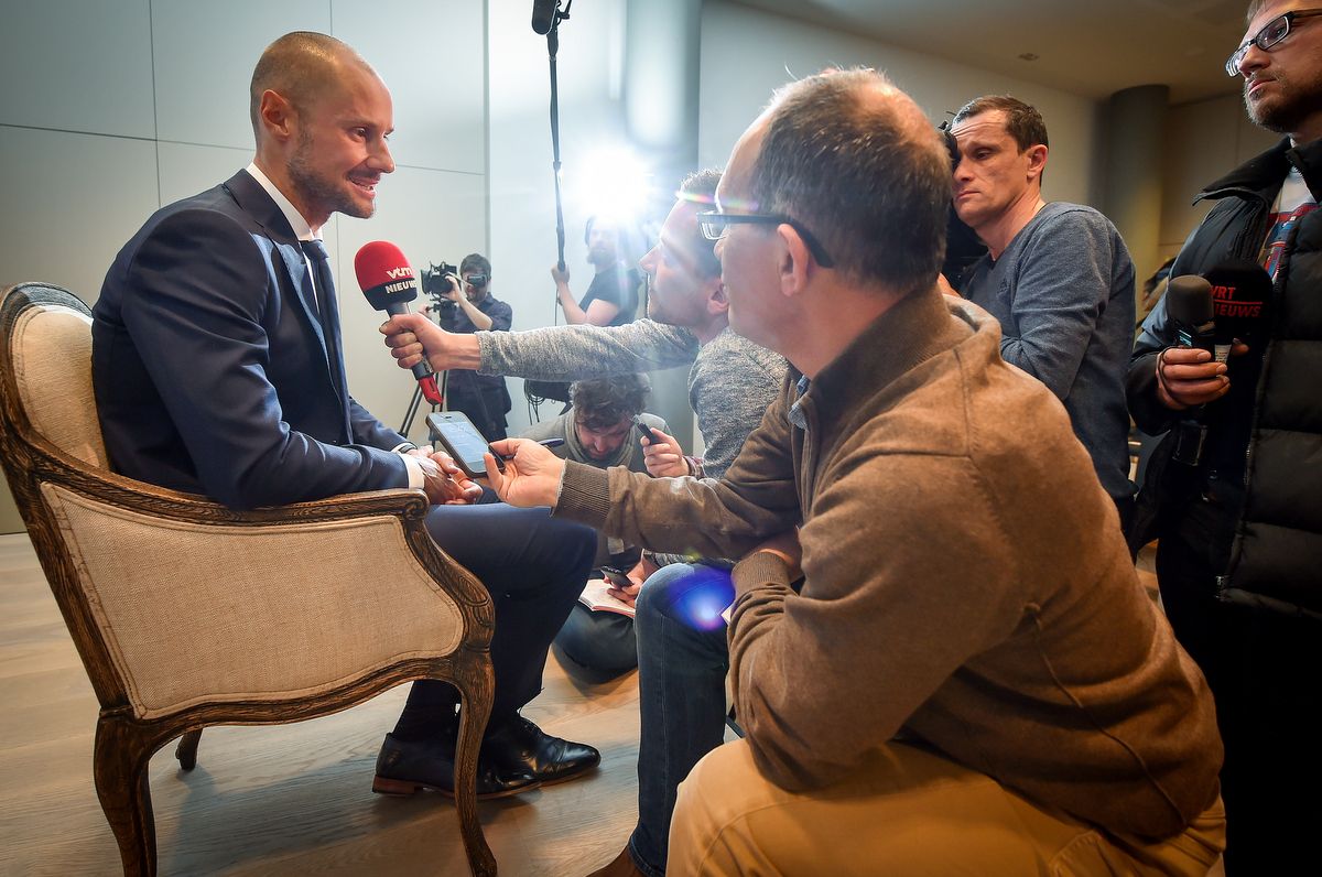 Tom Boonen is interviewed by the press