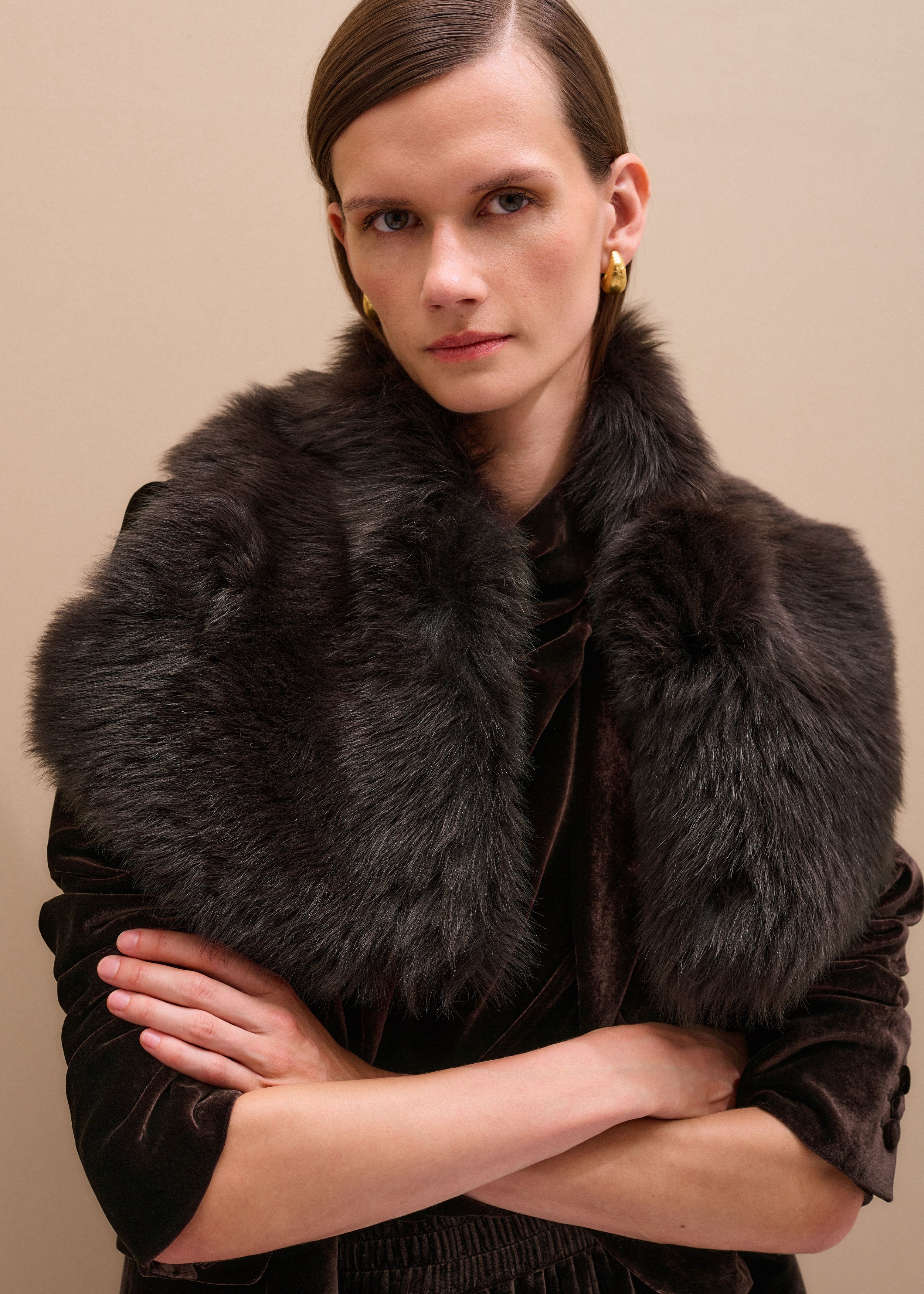 Outfit-Elevator Collar