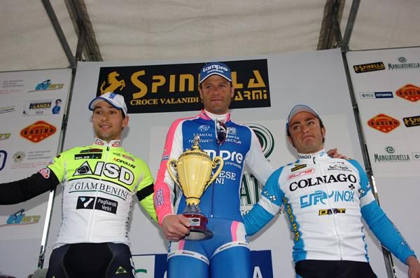 The stage four podium (l-r): Oscar Gatto (ISD - Neri), 2nd; Alessandro Petacchi (Lampre - Farnese Vini), 1st; Mattia Gavazzi (Colnago - CSF Inox), 3rd.