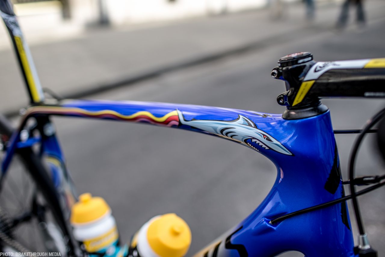 The three coloured bands along the top tube are a nod to Nibali's Grand Tour victories