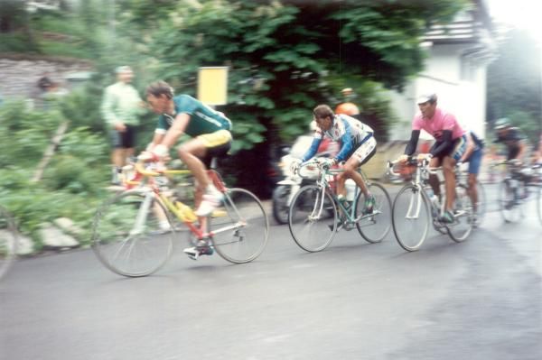 Indurain defends the pink jersey on Monte Bondone in 1992