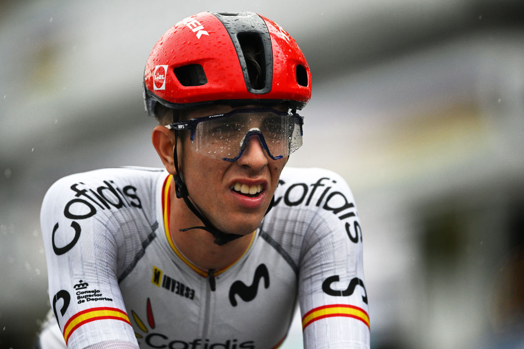 Zurich, Suiza - 26 de septiembre: Héctor Álvarez, del equipo de España, cruza la línea de meta durante el 97º Campeonato Mundial de Ciclismo de UCI Zurich 2024, carrera por la carretera junior masculina con 127.2 km en Suiza. (Foto de Tim de Waele / Getty Images)