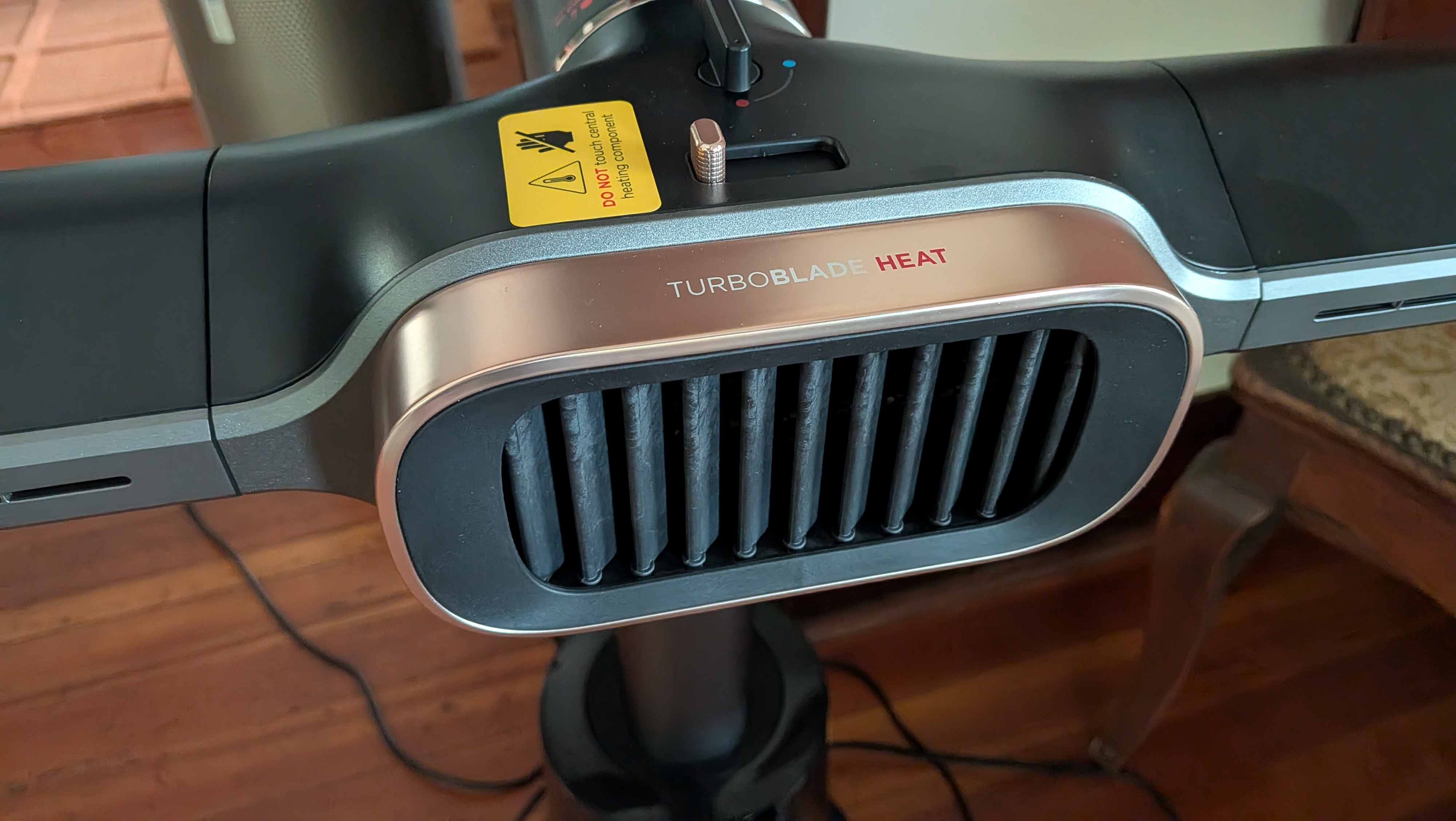 Close up of heater vent on Shark TurboBlade Cool + Heat