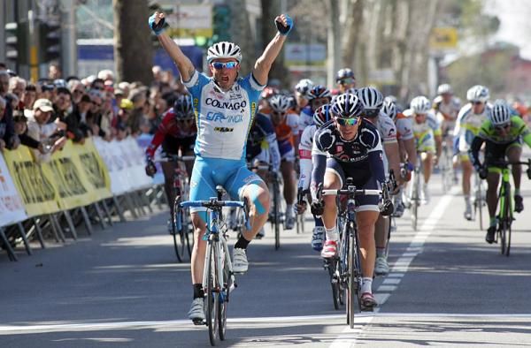Mattia Gavazzi (Colnago - CSF Inox) raises his arms in triumph.