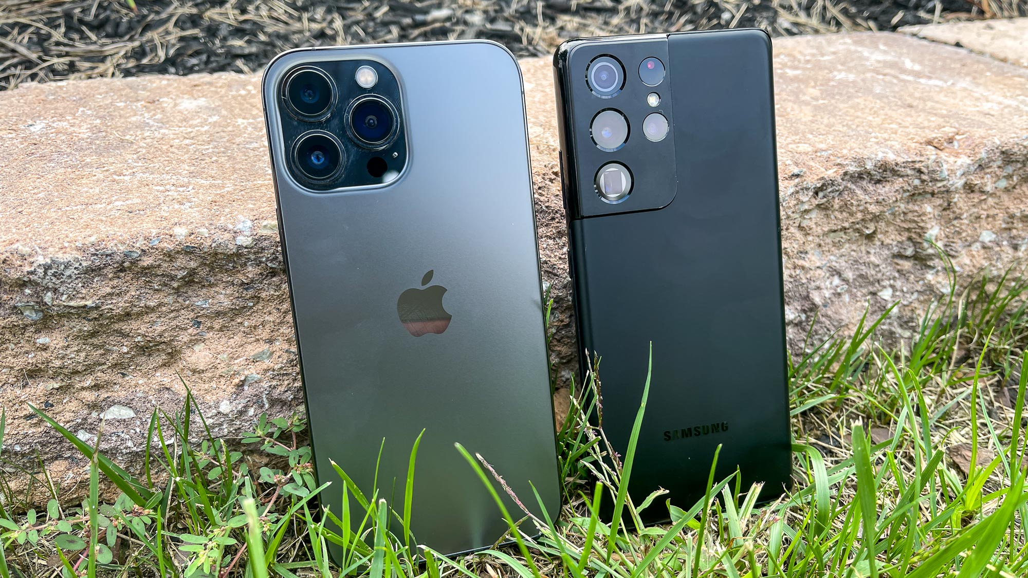 iPhone 13 Pro Max vs Samsung Galaxy S21 Ultra Camera Test