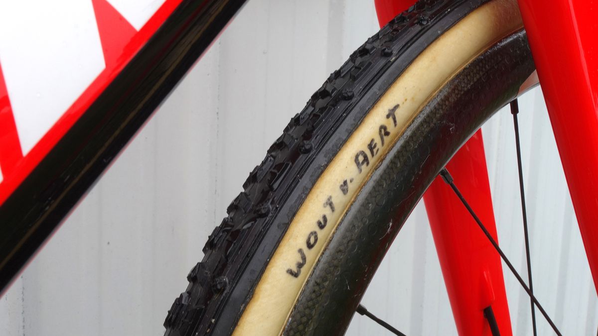 Just in case you were unsure whose tyres they were