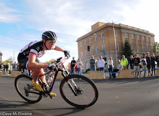 Amanda Carey (Liv/Giant) looking like a road racer