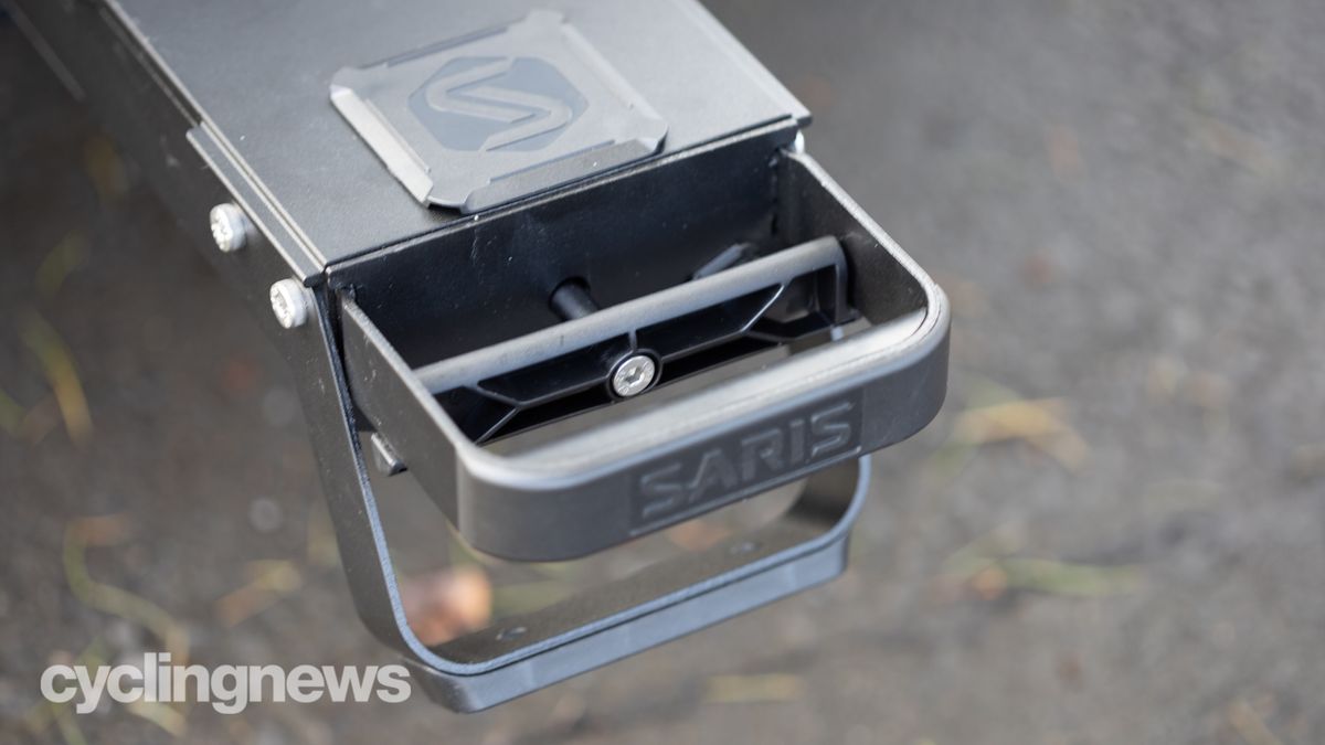 Saris Modular Hitch System (MHS) 1+1 base easy-to-use outboard handle