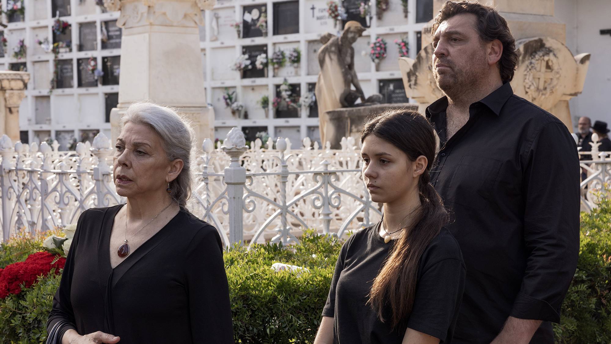 Kiti Manver as Isabel and Hovik Keuchkerian as Antonio in &quot;Two Graves&quot; on Netflix