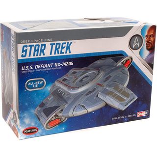 Star Trek: Deep Space Nine U.S.S. Defiant Model Kit