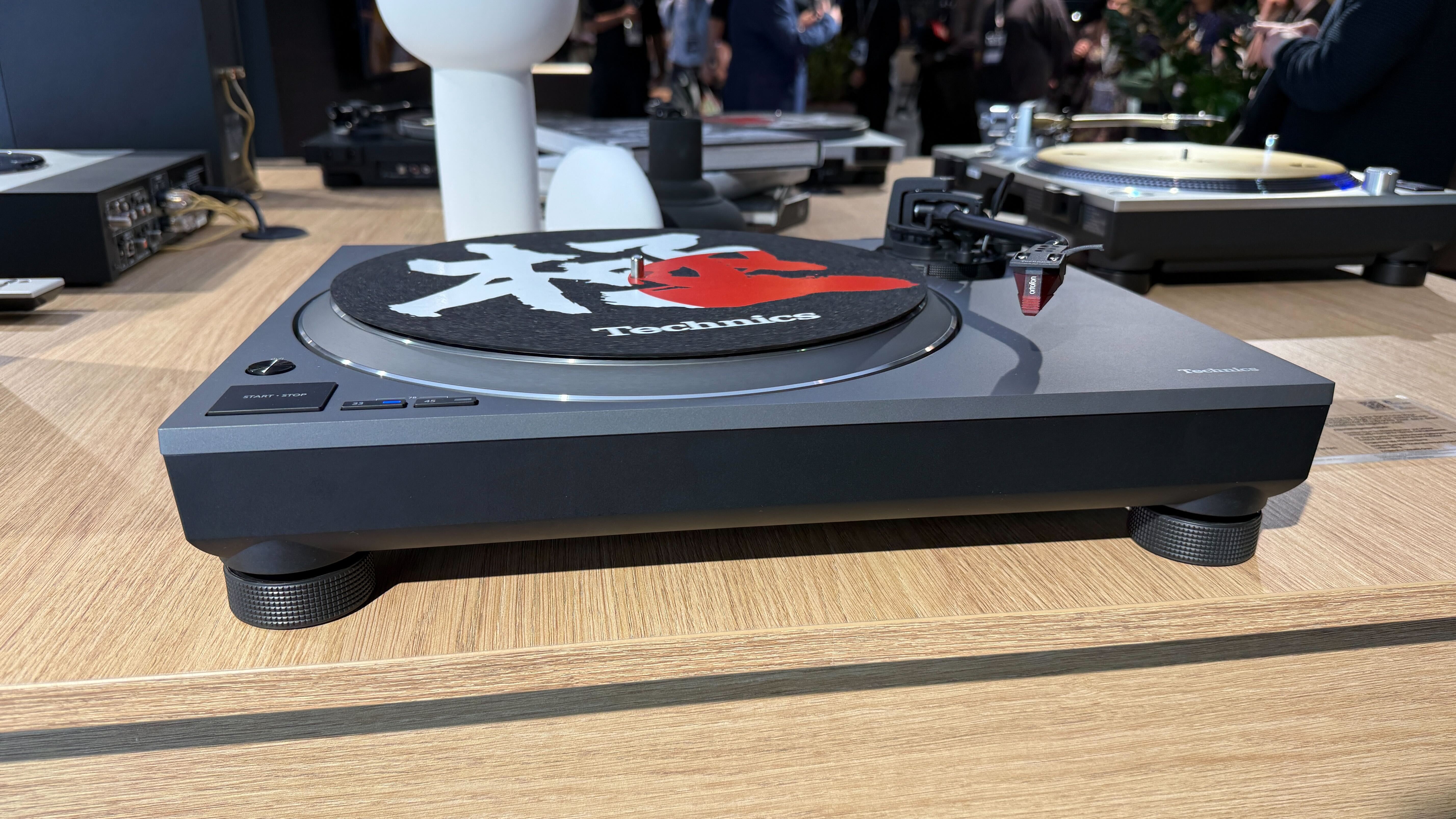 Technics SL-1500CS on a wooden table