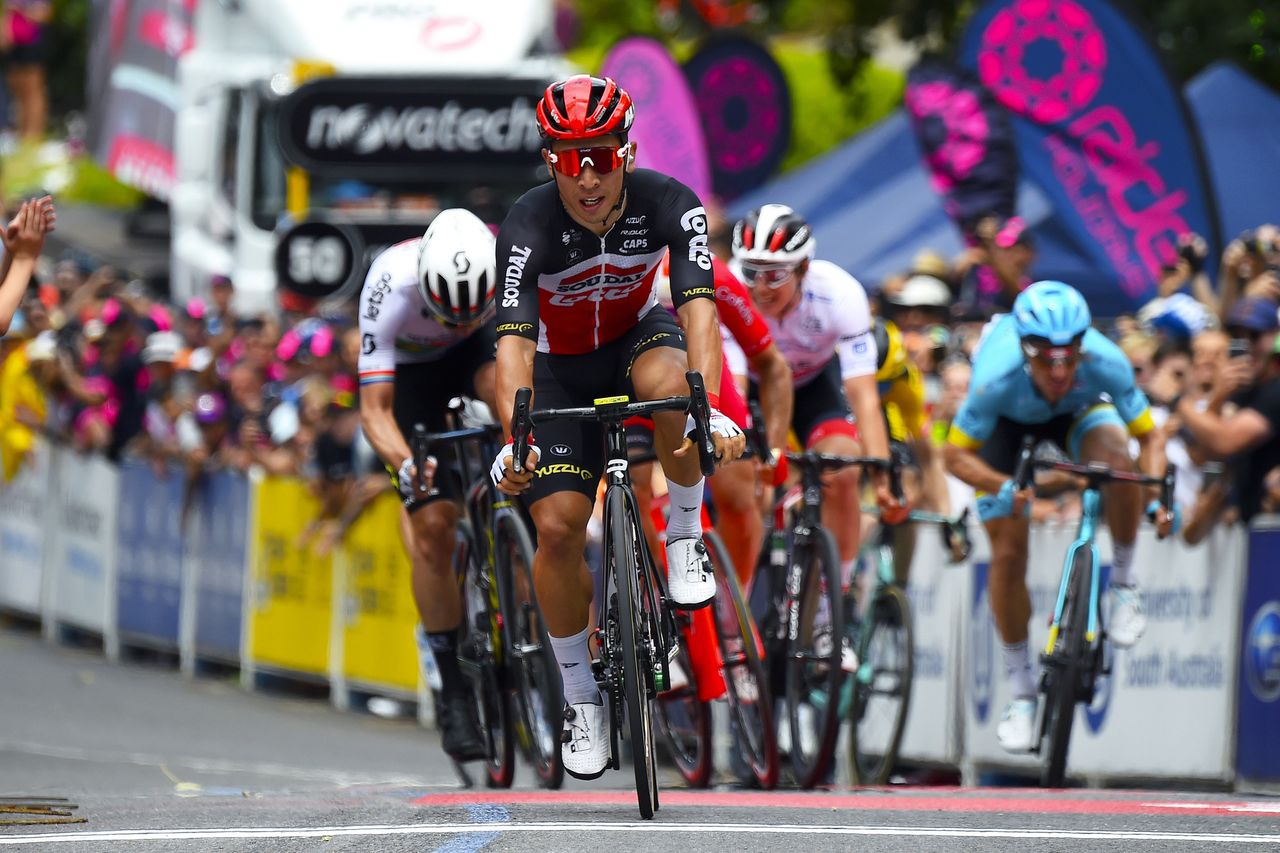 Caleb Ewan wins stage 2
