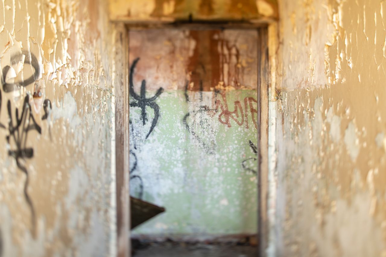 Photo in a derelict building taken with the Nikon Z f and Nikkor PC-E 45mm f/2.8