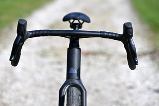 Detail of the cockpit on the Canyon Grail CF SL AXS gravel bike