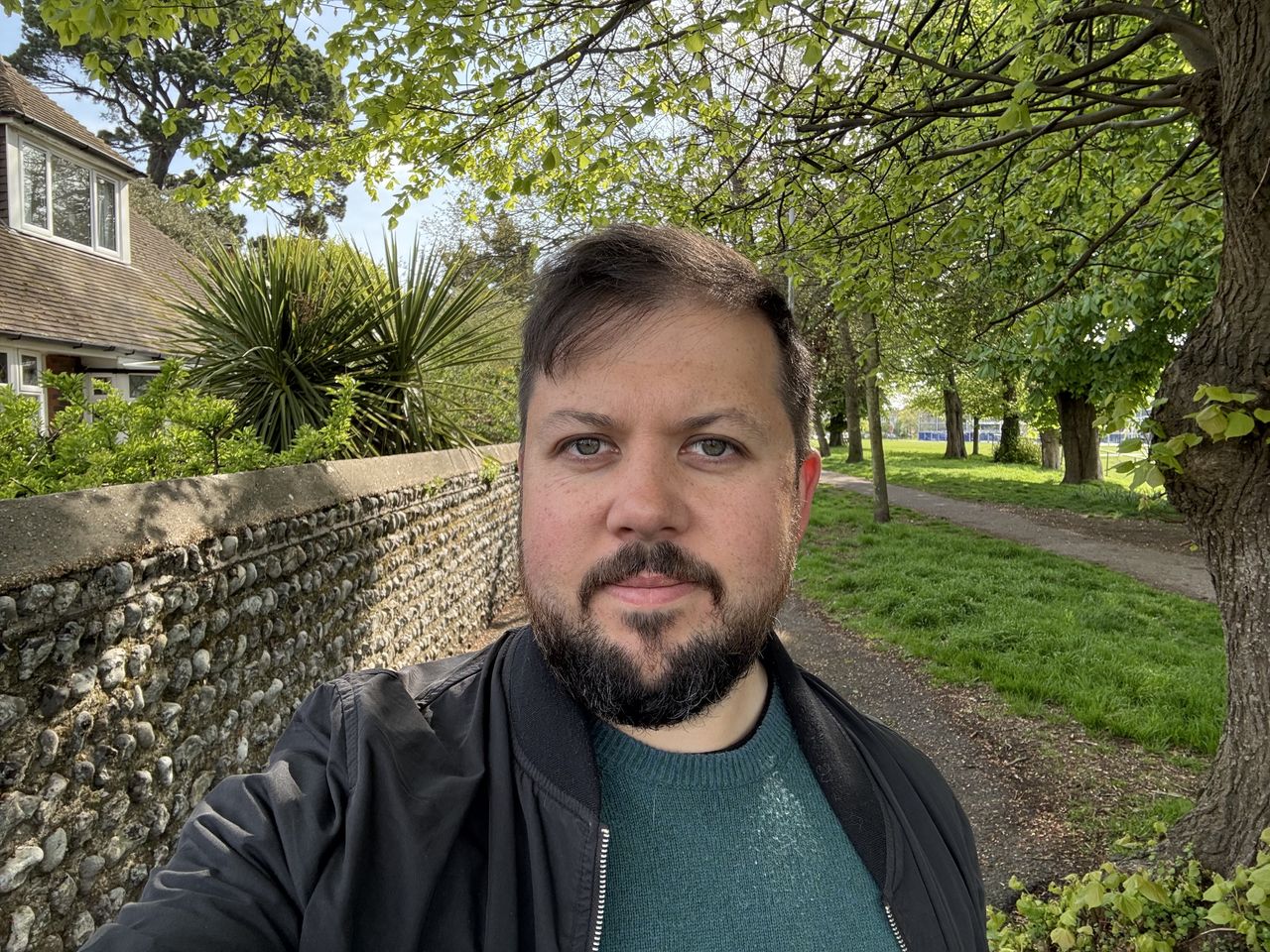 iPhone 16 Pro camera sample selfie