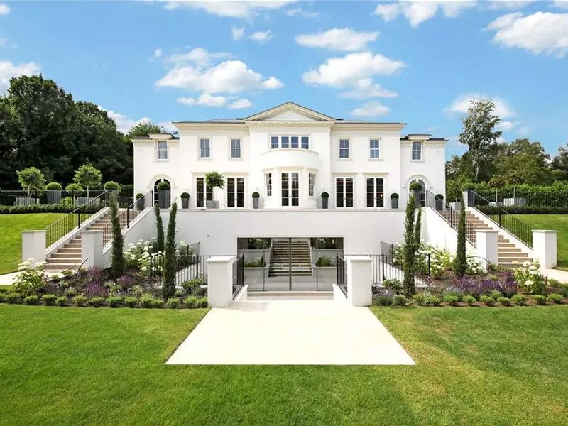 Mansion On Wentworth Estate