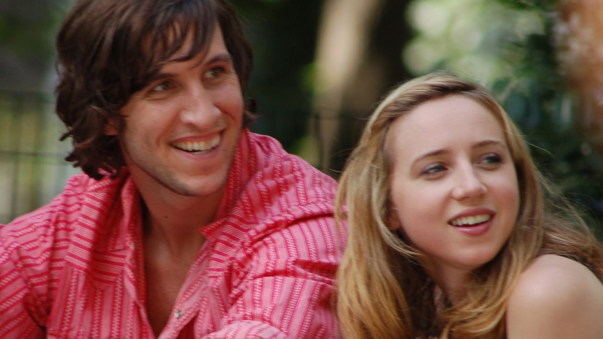 Pablo Schreiber and Zoe Kazan in Happythankyoumoreplease