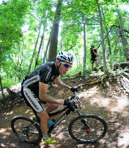 Jeremiah Bishop (Cannondale) flies up some switchbacks.