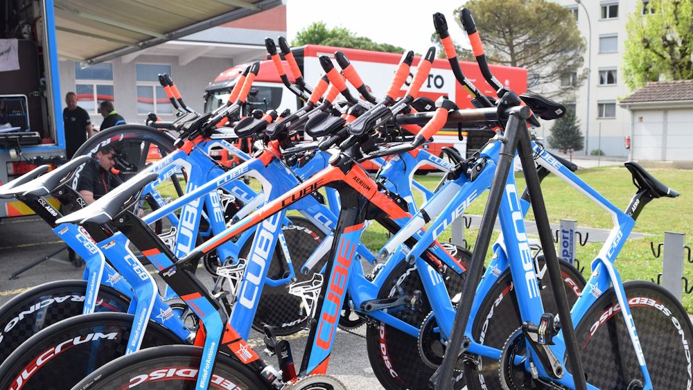 The Wanty-Groupe Gobert bikes lined up ahead of the start