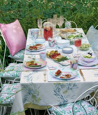 Laura Ashley outdoor dining 2019