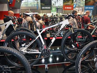 The new BMC TeamElite TE29 29er hardtail uses a triple butted alloy frame and hydroformed tubing.