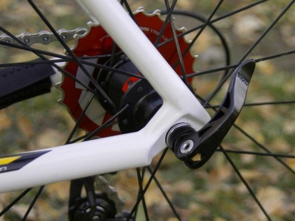 As with the standard Addict road frame, the Addict CX has carbon fibre dropouts