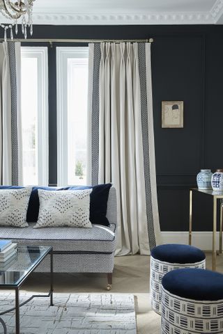 Decorating with navy and white in a living room