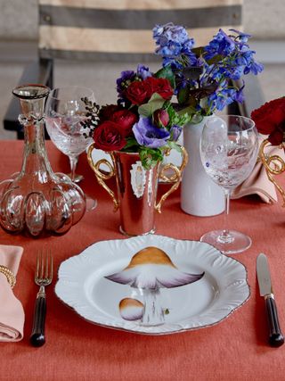 French country table setting