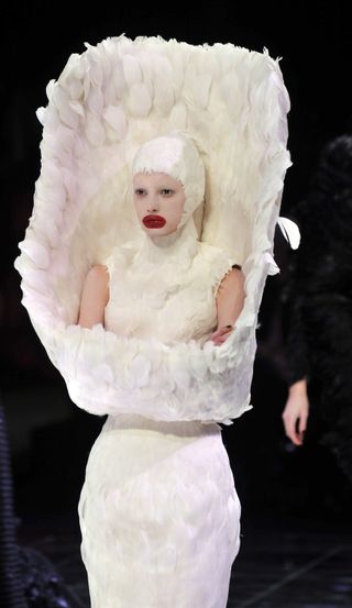 fashion show - Alexander McQueen Ready-to-Wear A/W 2009