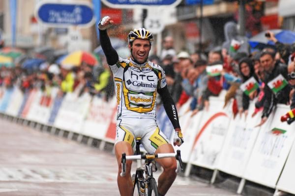 Michael Albasini (HTC-Columbia wins a wet Tour of Britain stage in Swansea