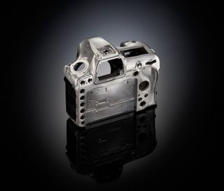 Both cameras make use of magnesium alloy in their construction. The above image shows the shell of the D850