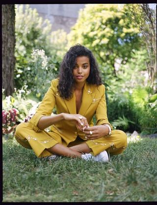 People in nature, Yellow, Sitting, Beauty, Photo shoot, Grass, Botany, Photography, Model, Tree,