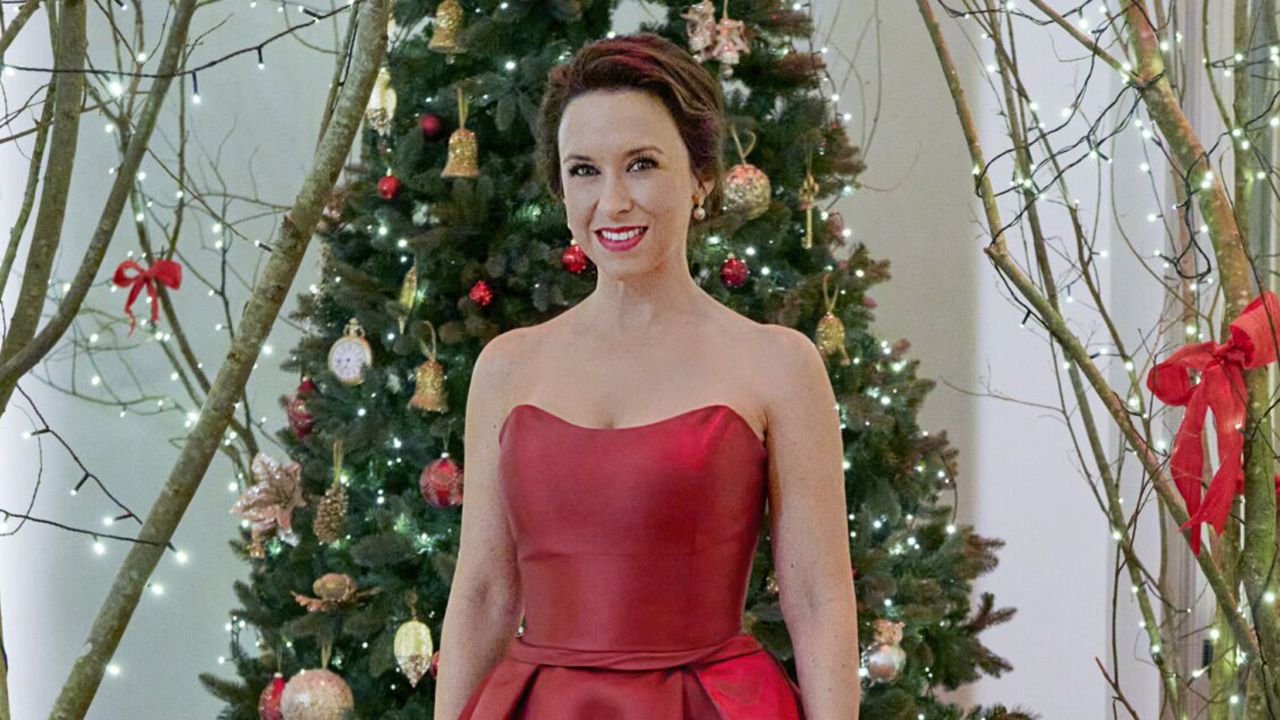 Lacey Chabert Wore The Perfect Summer Dress In Support Of Her New ...