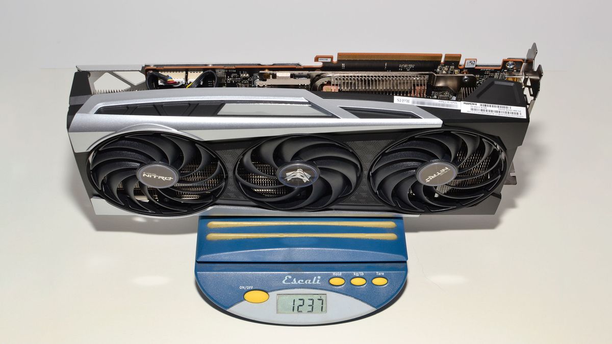 Sapphire Radeon RX 6800 XT Nitro+ photos
