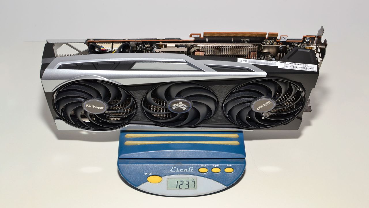 Sapphire Radeon RX 6800 XT Nitro+ photos