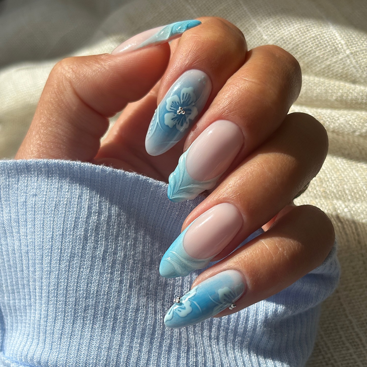 baby blue nails