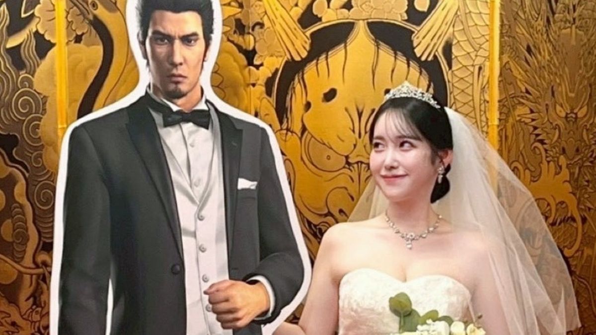 Love wins: This woman has 'married' a cardboard cutout of Kazuma Kiryu from the Like a Dragon games